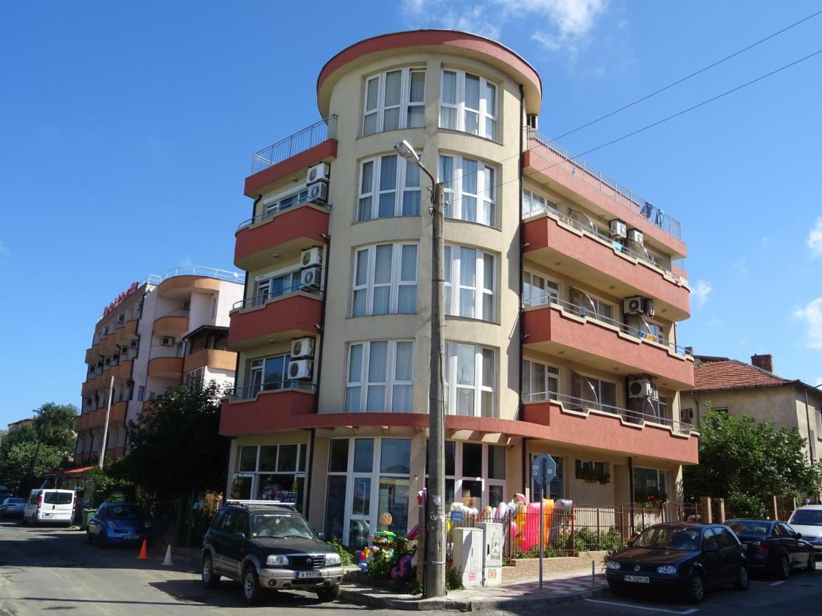 Dobrevi Guest House Primorsko Exterior photo