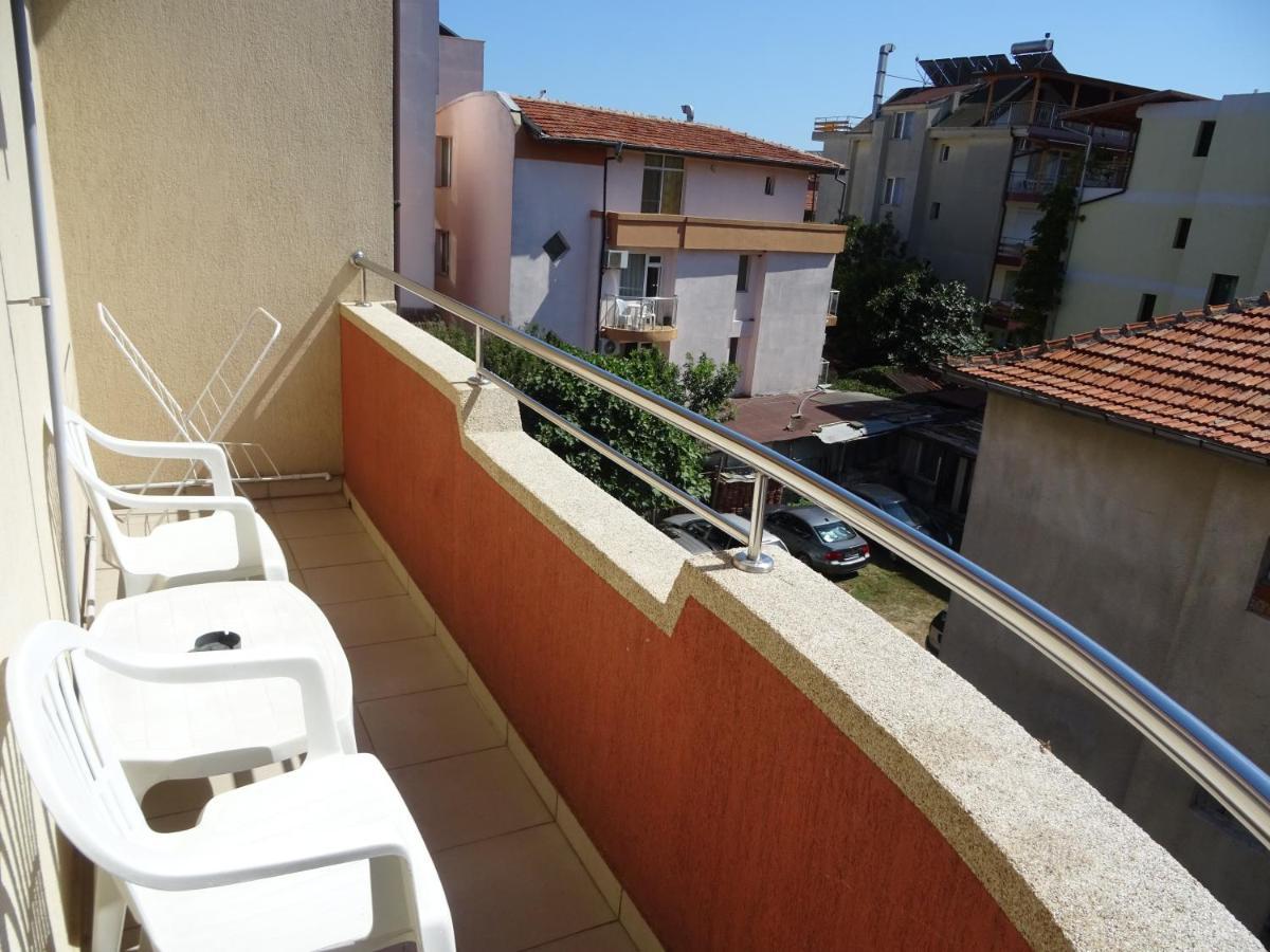 Dobrevi Guest House Primorsko Exterior photo