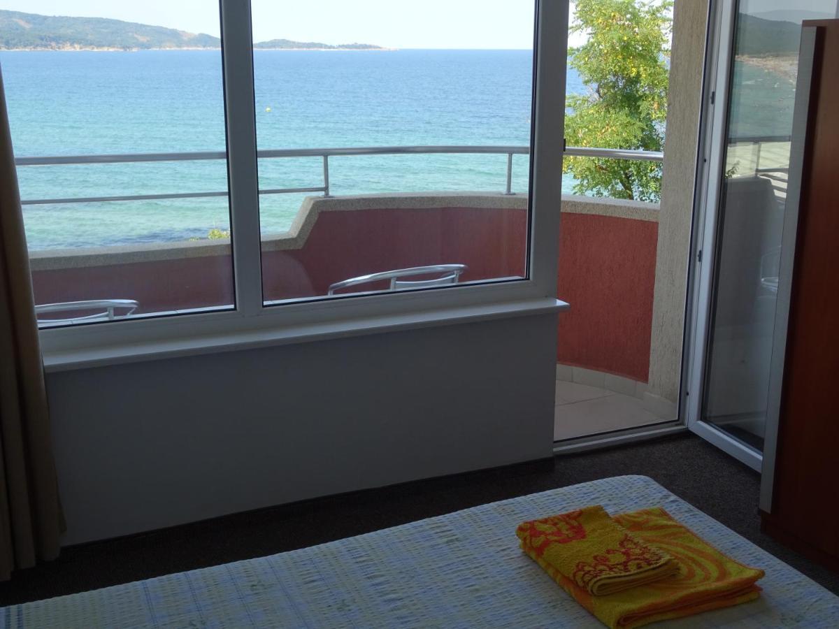 Dobrevi Guest House Primorsko Exterior photo