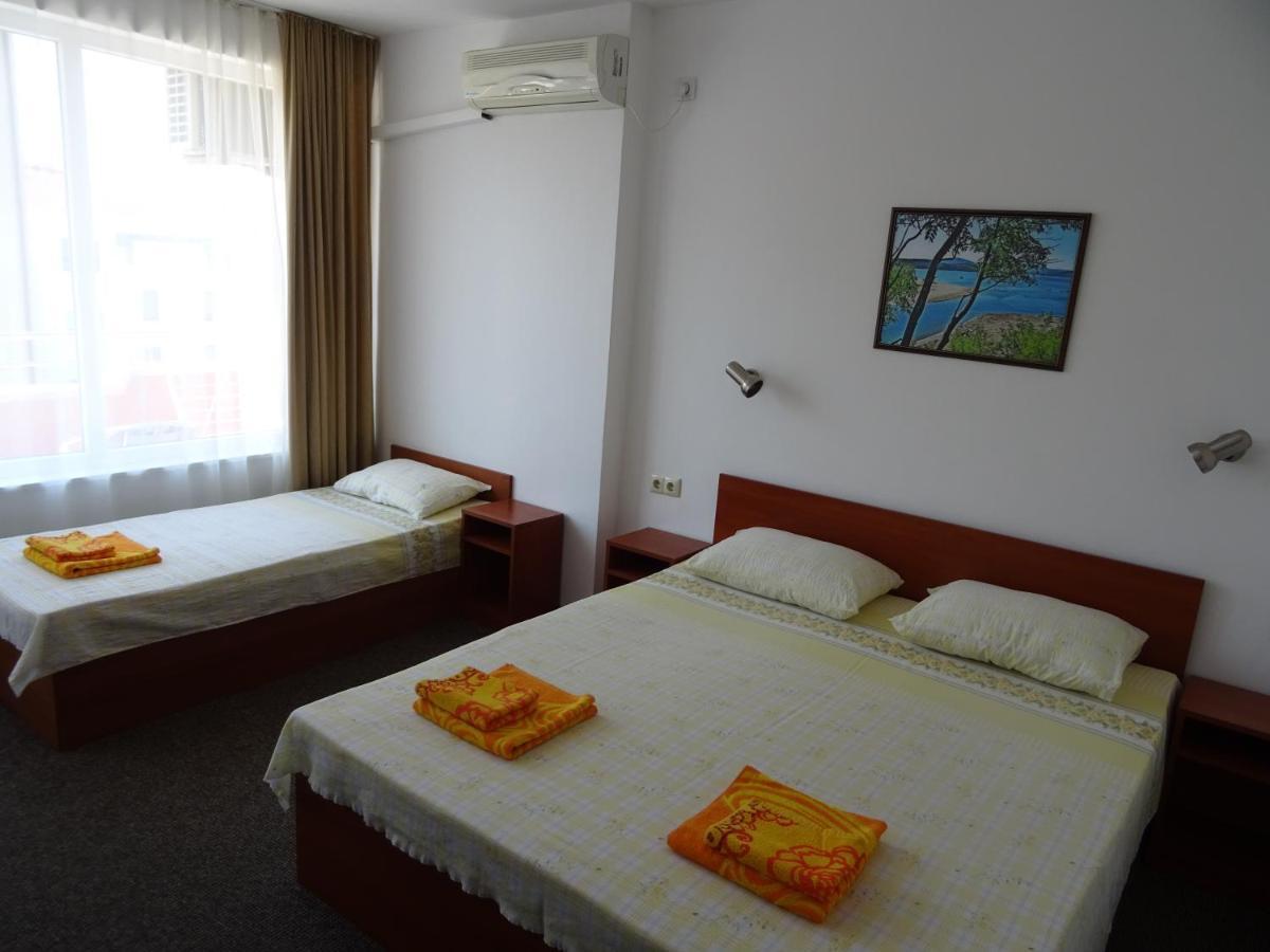 Dobrevi Guest House Primorsko Exterior photo