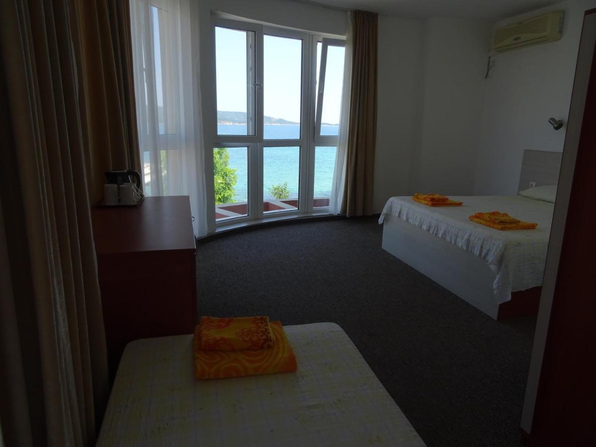 Dobrevi Guest House Primorsko Exterior photo